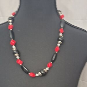 Chic Red and Black Beaded Necklace